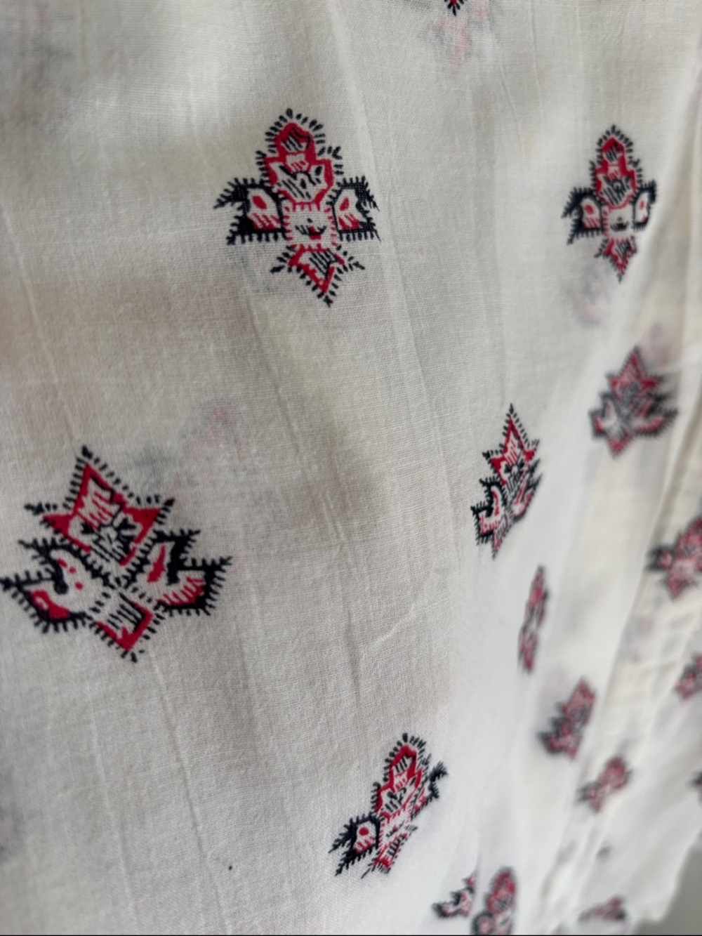 PAIGE • 100% cotton button down blouse with red and black boho print - Picture 3 of 6